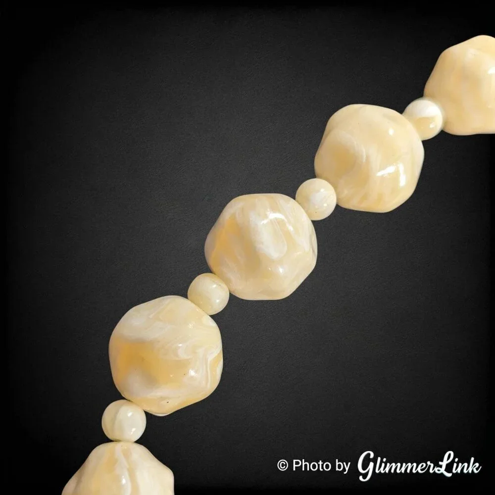 Vintage Cream Plastic Marbled Chunky Bead Necklace